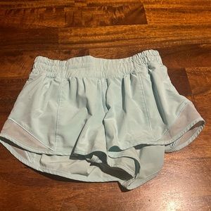 Lululemon hotty hot shorts low rise 2.5’
